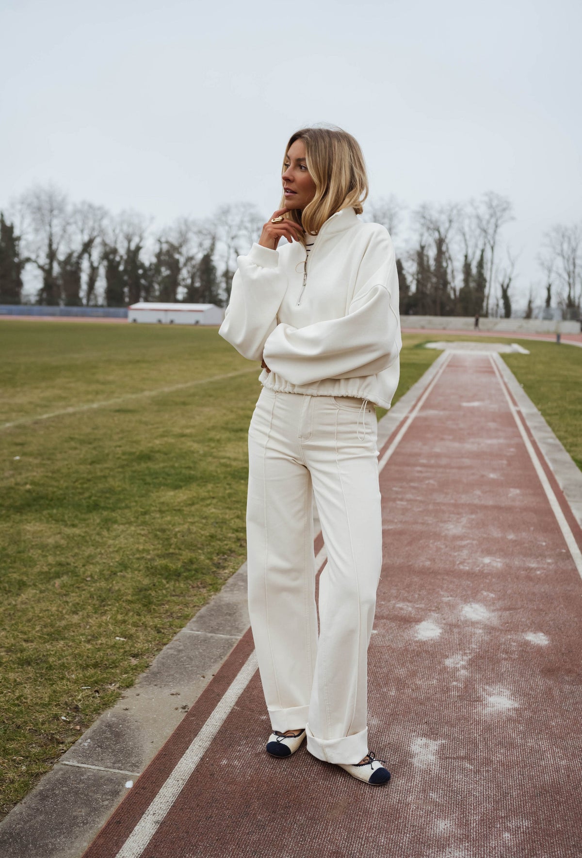 Beige Dadi Jeans