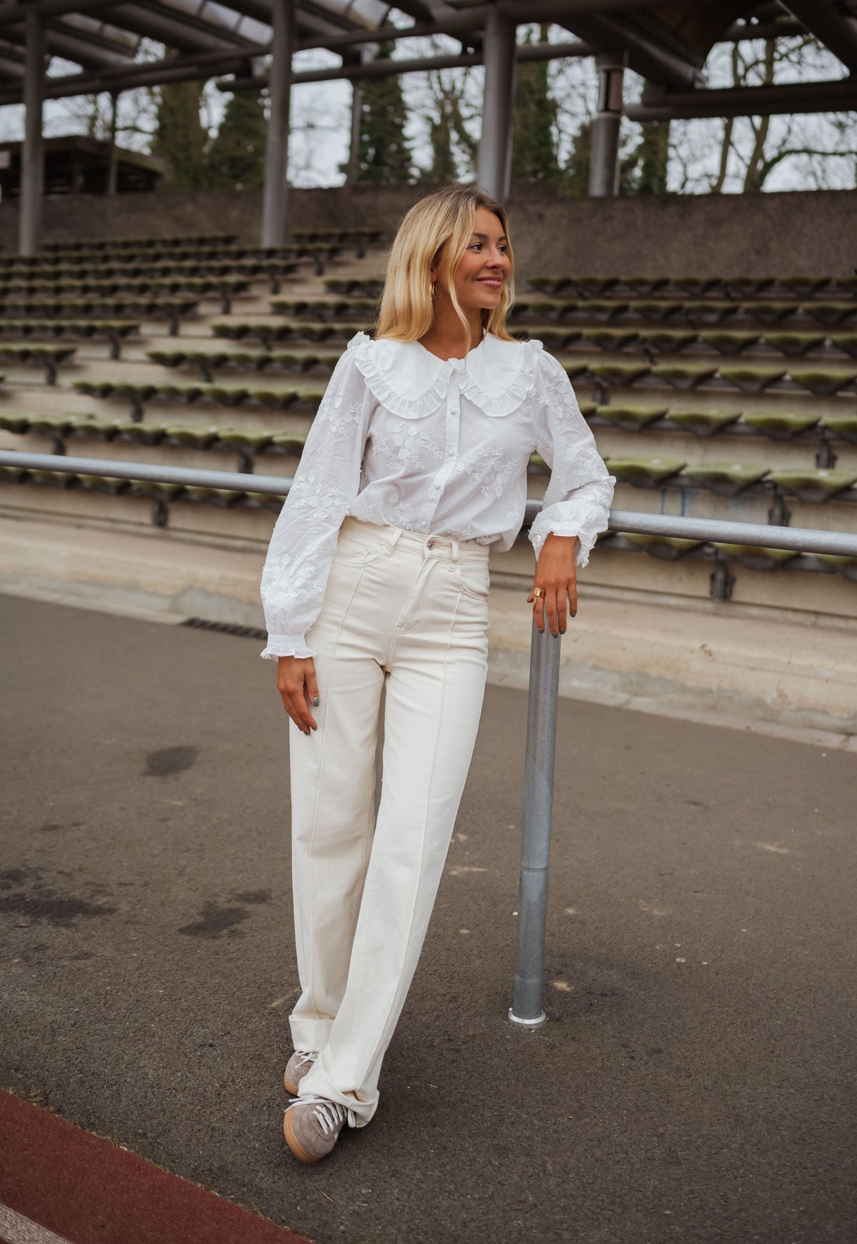 Beige Dadi Jeans